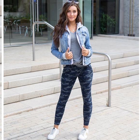 Cabin Fever • Camo Leggings - Picture 1 of 7